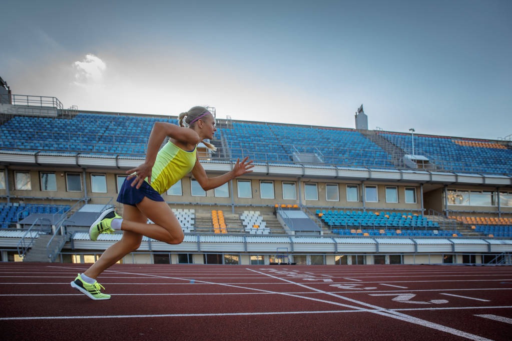 极速回归备战！记者：孔德和德容已返回巴萨并参加了今日训练