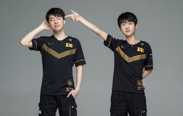 从而拉开比 从而拉开比